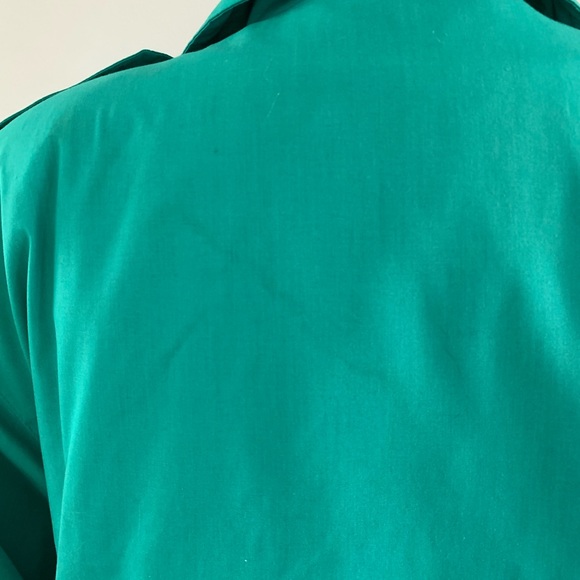 Vintage turquoise, lightweight cotton trenchcoat with belt and raglan sleeves. - Picture 8 of 13